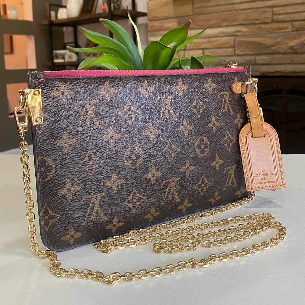 ❤️authentic pouch - Picture 3 of 16